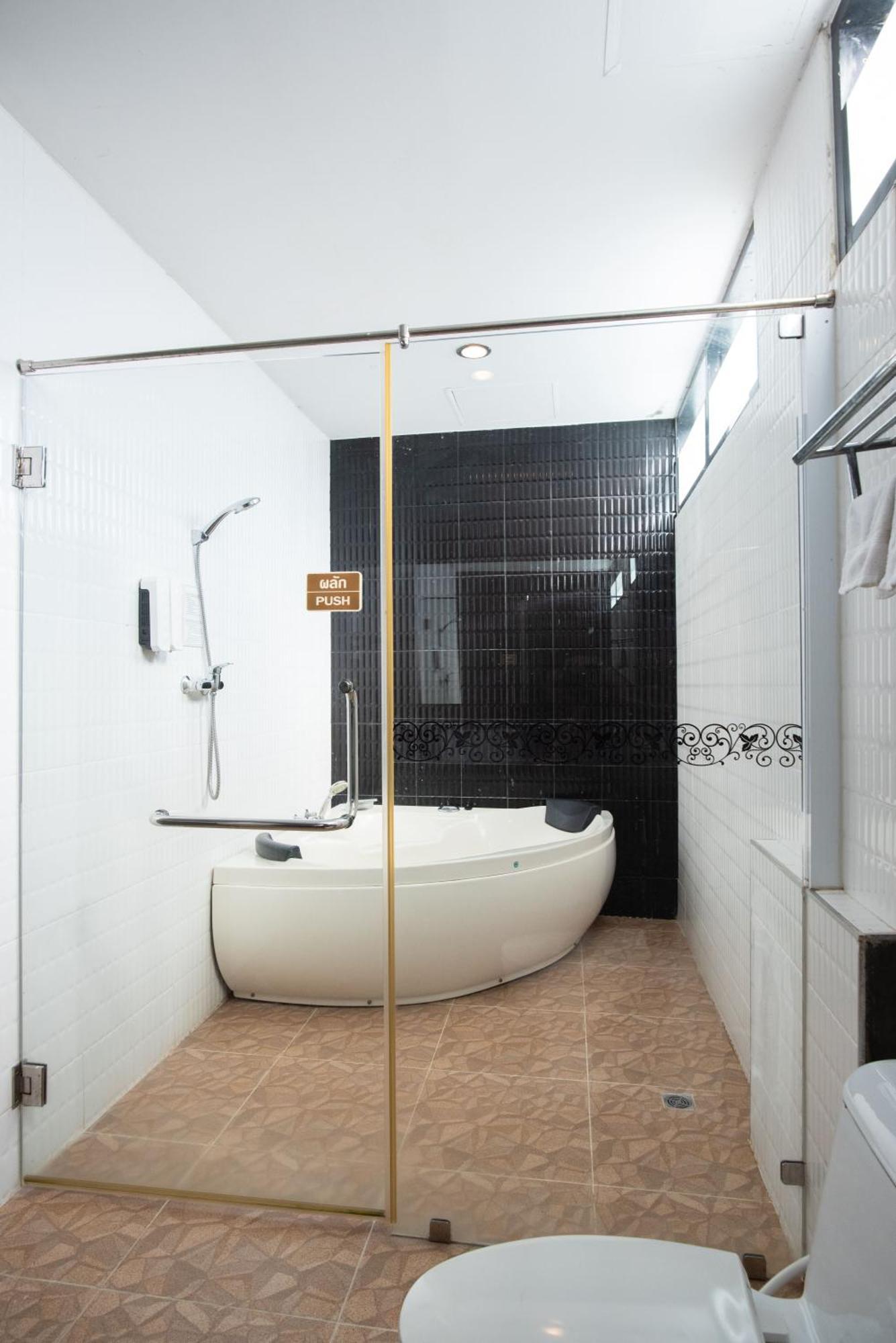 The Proud Hotel Ubon Ratchathani Ngoại thất bức ảnh