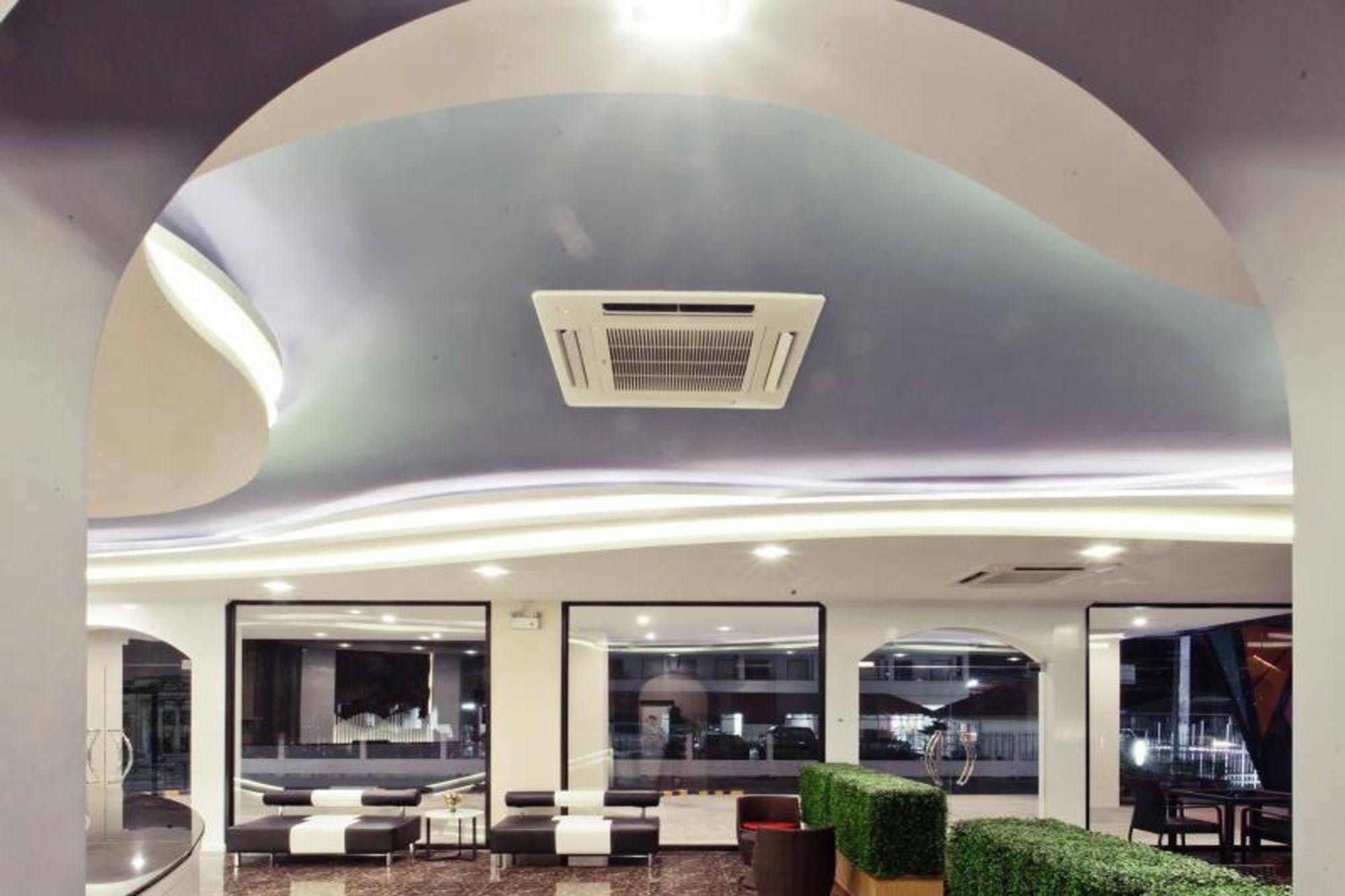 The Proud Hotel Ubon Ratchathani Ngoại thất bức ảnh